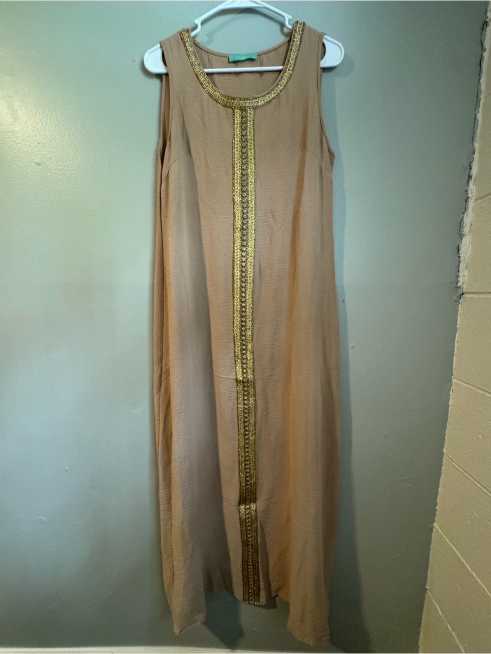 Toleen Sleeveless Beige Maxi Dress with Gold Trim size medium